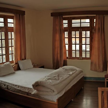 Hotel Lonchay Residency 레 외부 사진