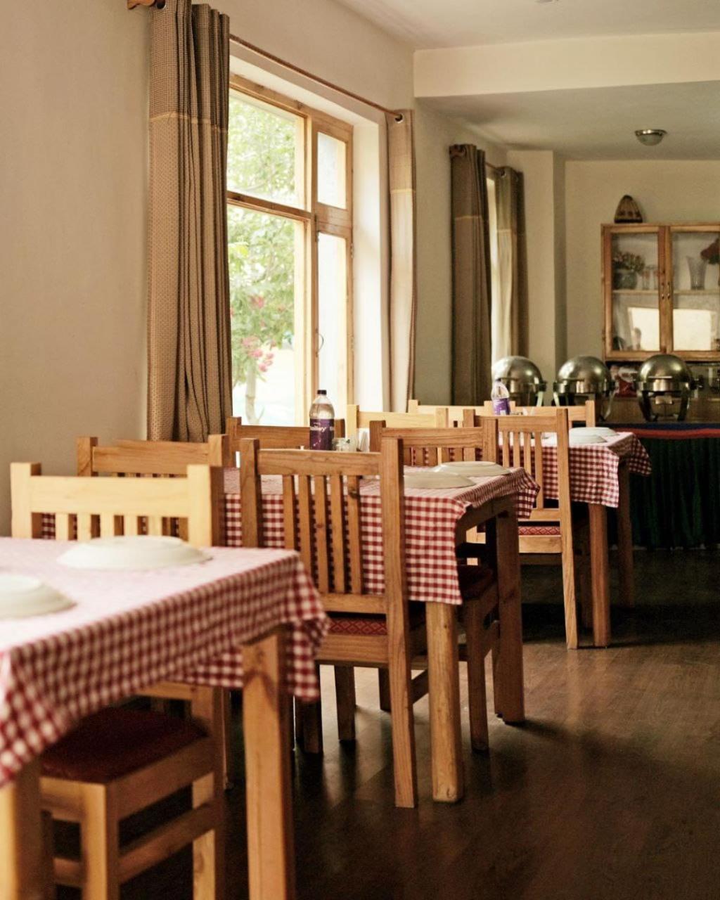 Hotel Lonchay Residency 레 외부 사진
