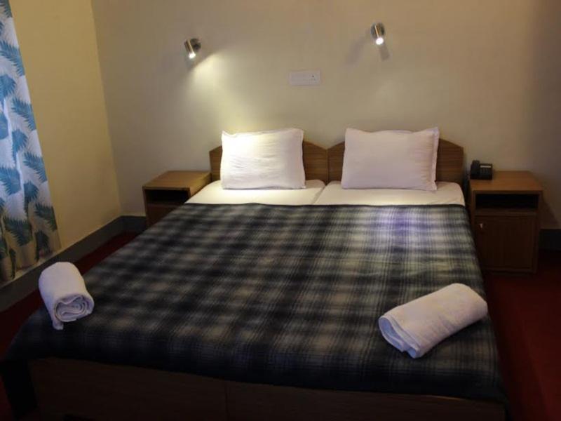 Hotel Lonchay Residency 레 외부 사진